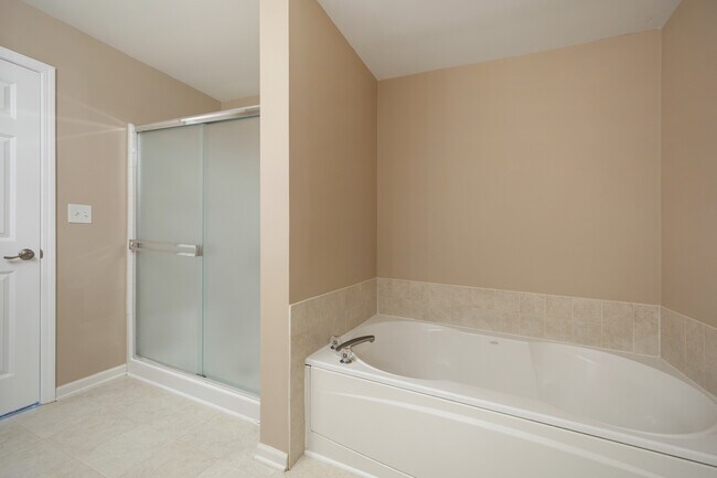 Building Photo - 23932 McMullin Cir