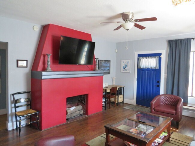 Building Photo - Furnished 2-Bedroom Home in the Historic Feldman Neighborhood – Central/University Area