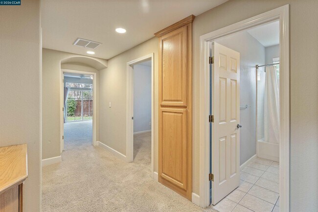 Building Photo - 350 Caroni St