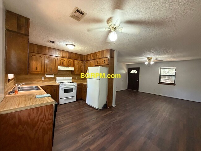 Building Photo - 1804 Bobbitt Ln