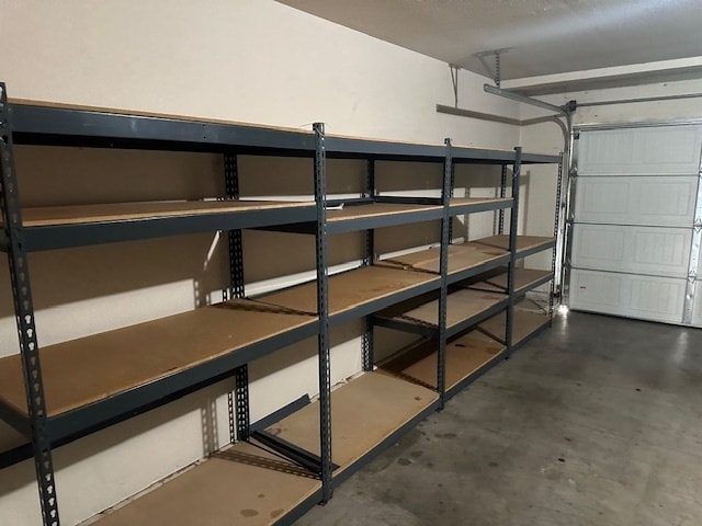 Building Photo - Riverband 4 Bedroom 2.5 Bath Home with Poo...