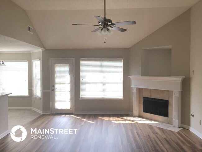 Building Photo - 1602 Far Dr