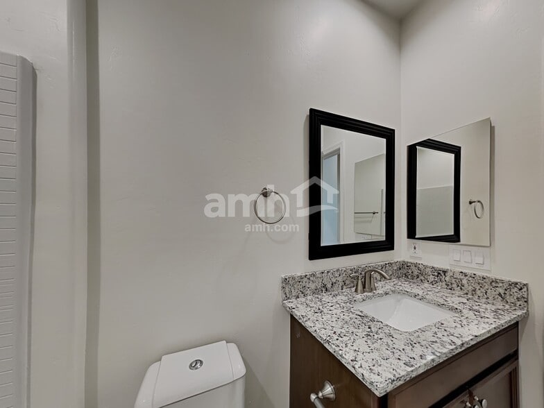 Building Photo - 7501 S Via Rancho La Costa