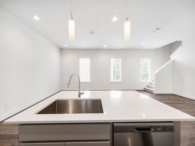 Building Photo - 2007 Bauer Dr