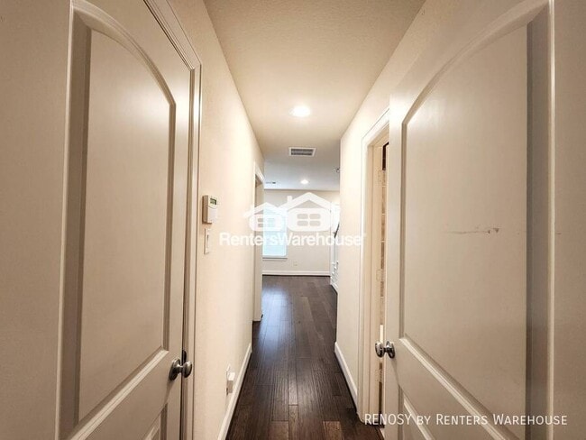 Building Photo - 10717 Madden Oaks Pl