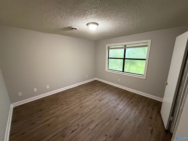 Building Photo - 12326 Chicamauga Trail SE