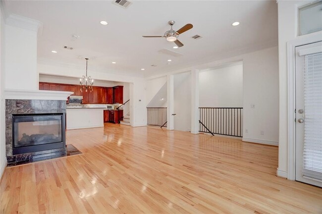 Building Photo - 5446 Crooms St