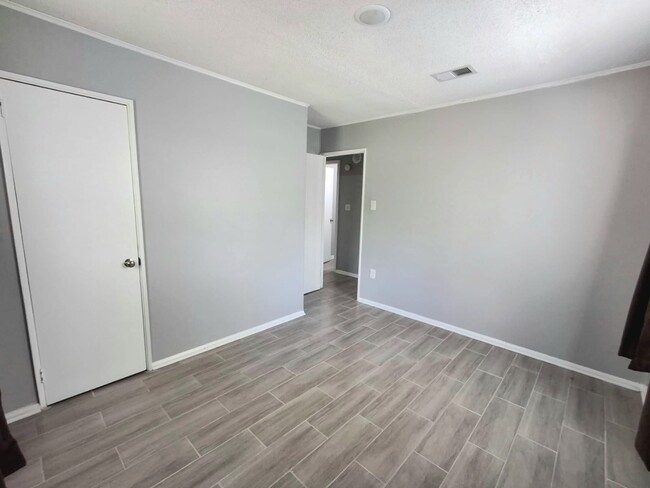 Building Photo - 3317 Madewell St