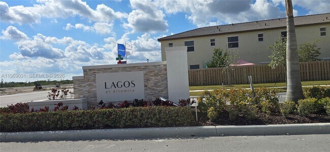 Building Photo - 2729 SE 26th Rd