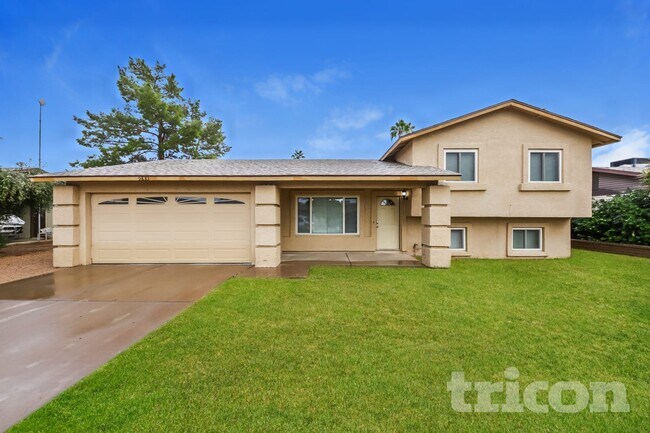 Building Photo - 9833 N 47th Dr