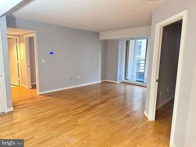 Building Photo - 1275 25th St NW