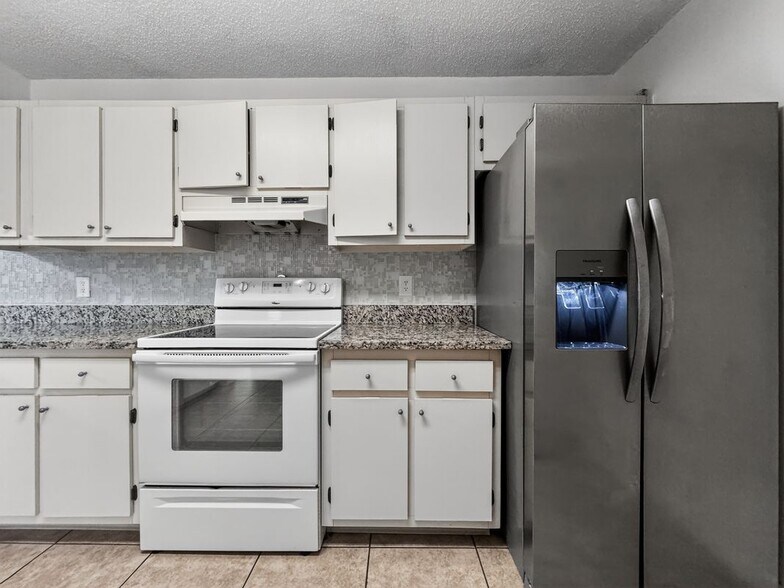 Building Photo - 602 Kenwick Cir