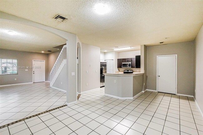Building Photo - 10301 SW 18 St MIRAMAR, FL 33025