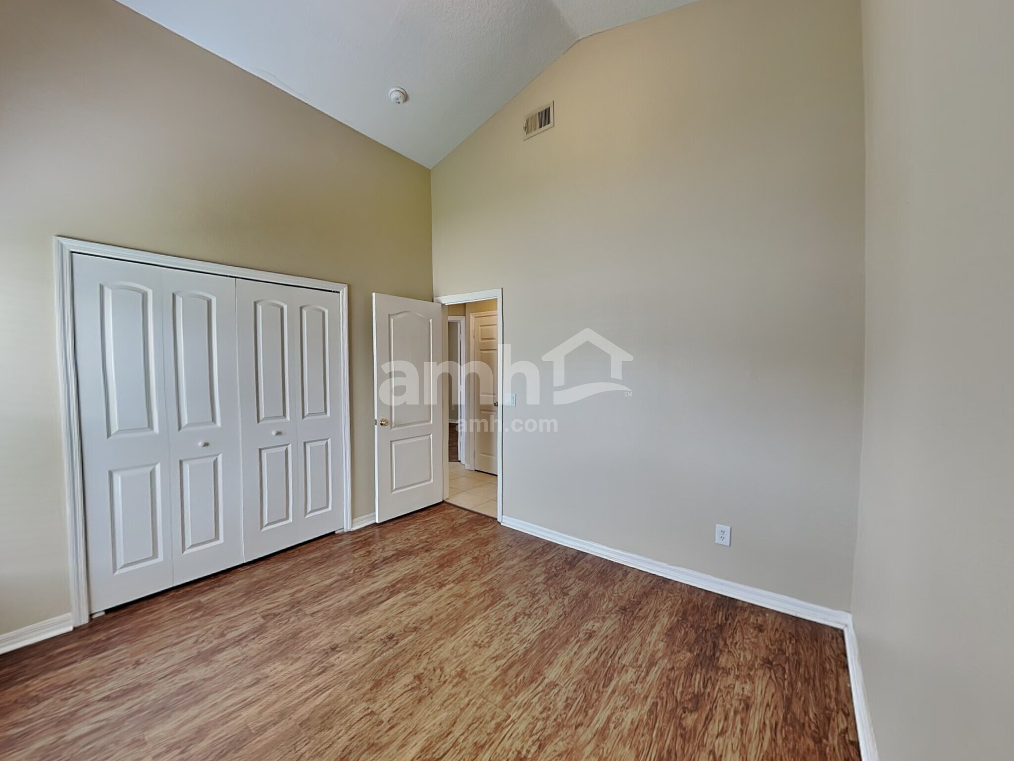 Building Photo - 2600 Deck Ave