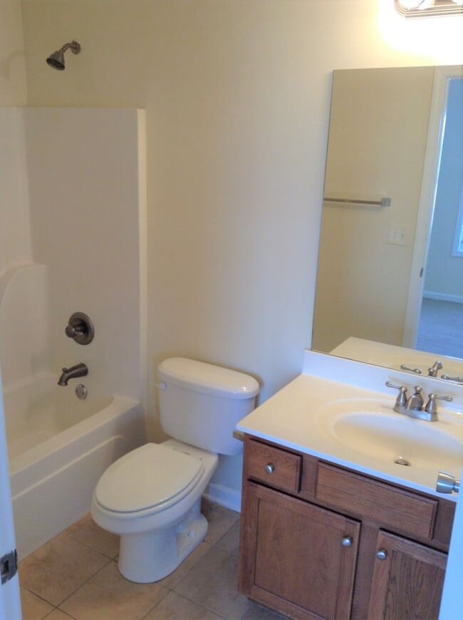 Building Photo - 6br House Near Campus FOR RENT