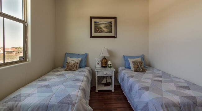 Building Photo - 3913 S Corte Rana Rica