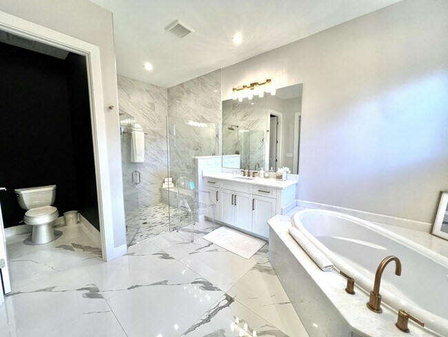 Building Photo - 3029 Bellflower Cir