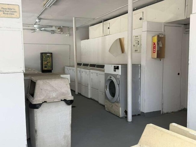 Building Photo - 4869 NW 9th Dr