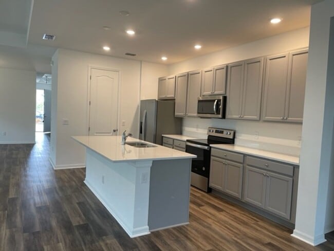 Building Photo - 3/2.5 Home South of Lake Nona