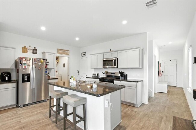 Building Photo - 24010 Breckenridge Hts Ln