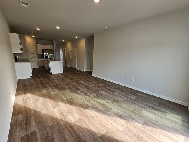 Building Photo - 2096 Northwest Dr