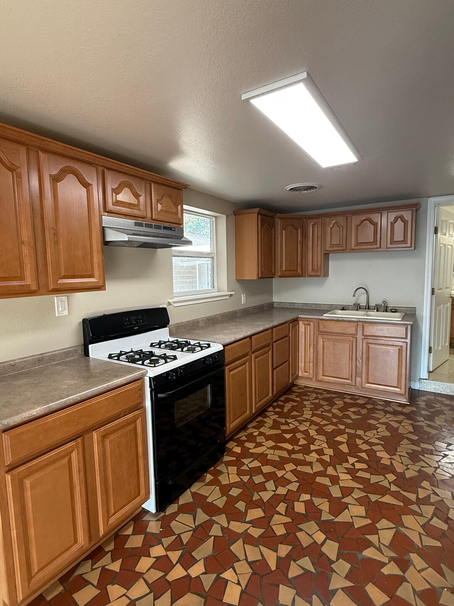 Kitchen - 2912 Delille St