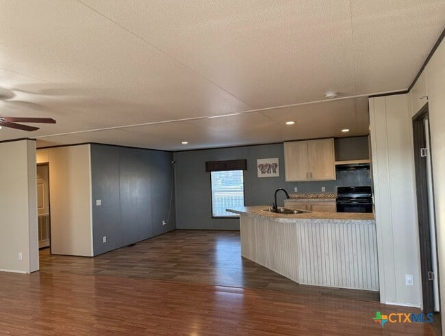 Building Photo - 386 Mallard Loop