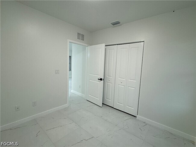 Building Photo - 1775 Glenway Ct