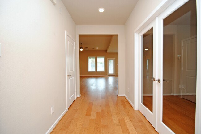 Building Photo - 8326 Oakland Hts Ln