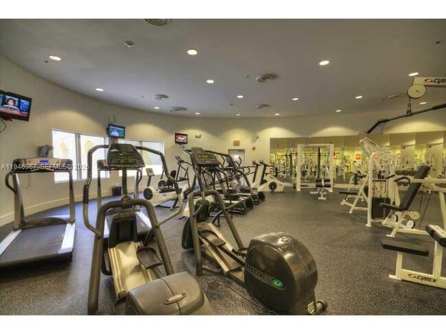 Building Photo - 5600 Collins Ave