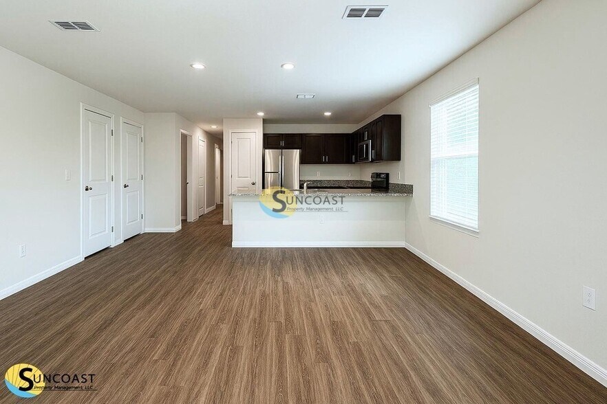 Building Photo - 6535 Sweetbay Ln