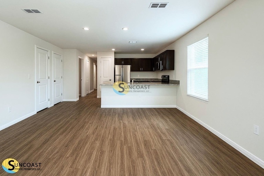 Building Photo - 6408 Sweetbay Ln