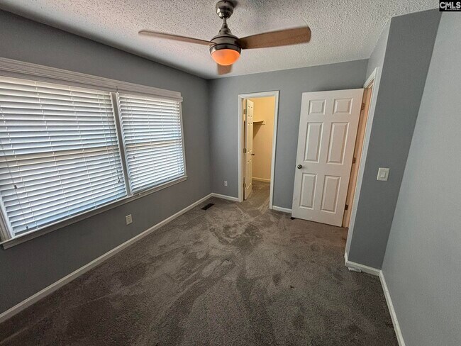 Building Photo - 2546 Lee St