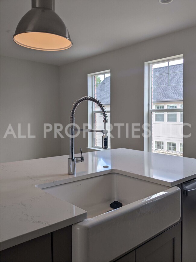 Building Photo - 8048 W 52nd Ln