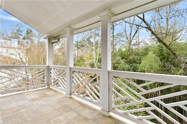 Building Photo - 430 W Wesley Rd NW