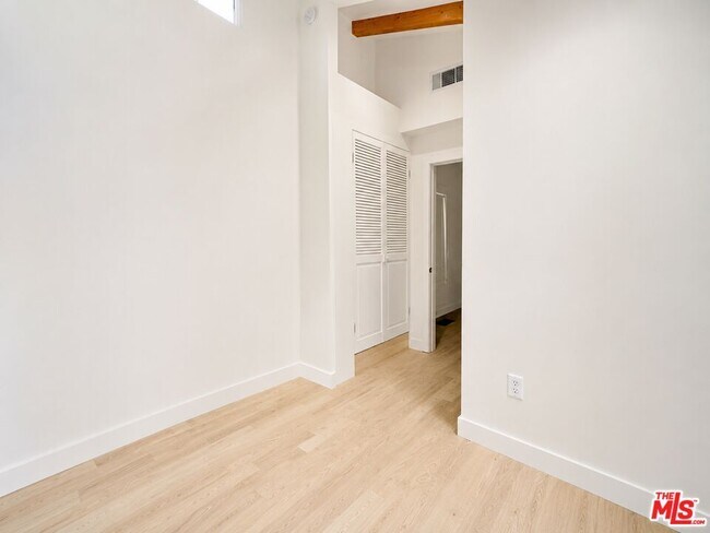 Building Photo - 6853 Alta Loma Terrace