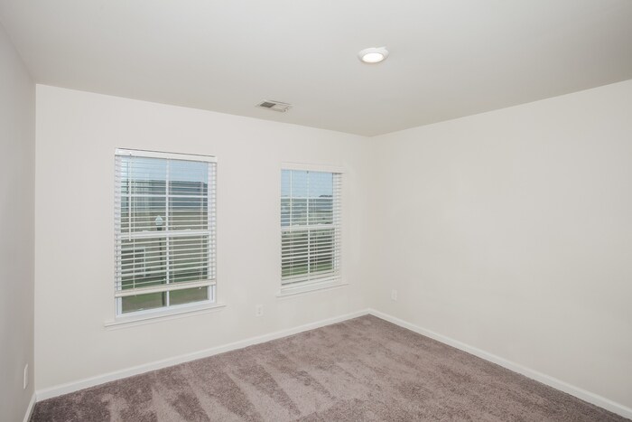 Building Photo - 75 Blue Fescue Way