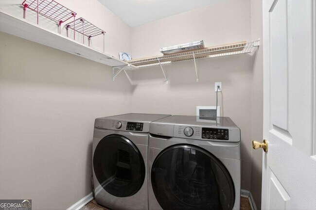 Building Photo - 605 Lofty Ln