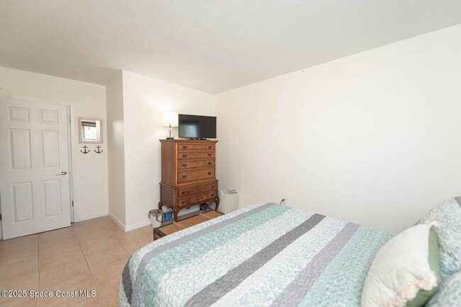 Building Photo - Furnished and Available April 6th 2026