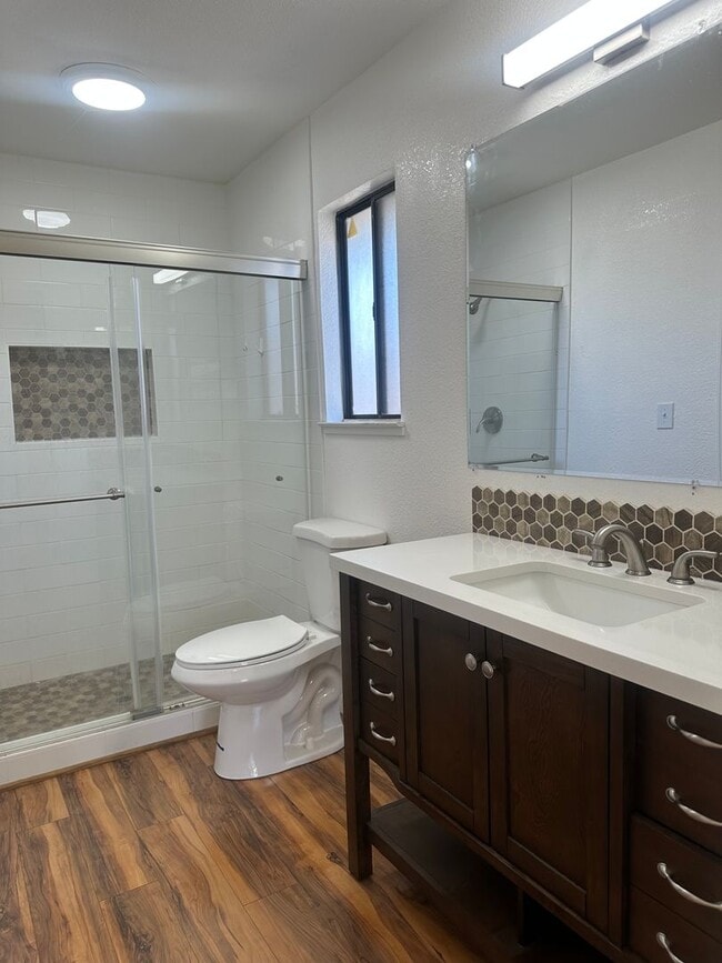 Building Photo - Beautiful Single Story Home Ready To Be Ca...