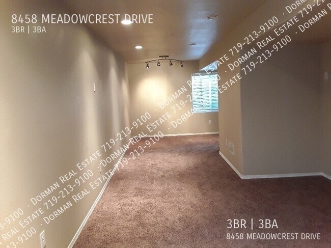 Building Photo - 8458 Meadowcrest Dr