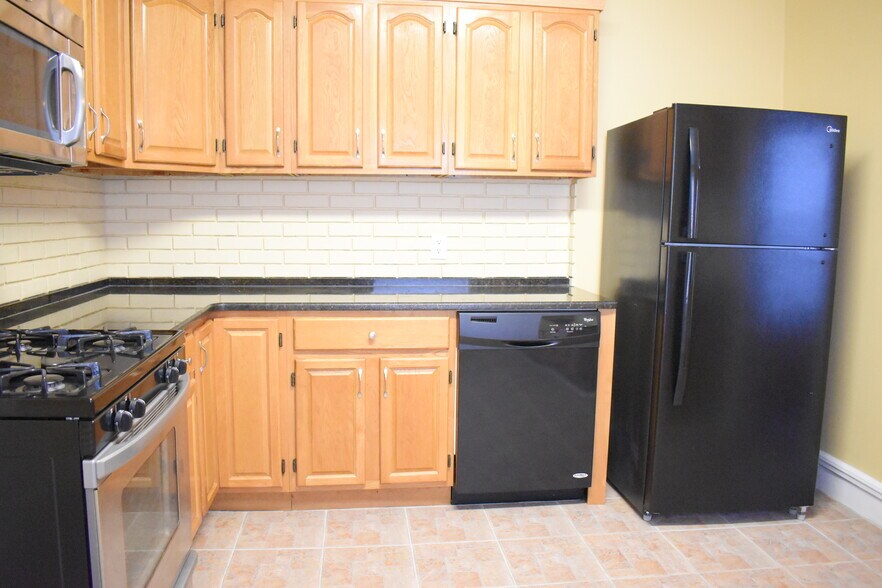 Kitchen - 375 W 1st St