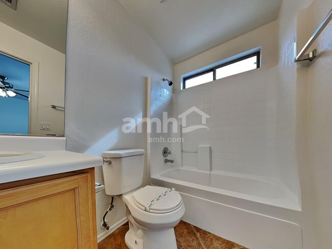 Building Photo - 15943 W Smokey Dr