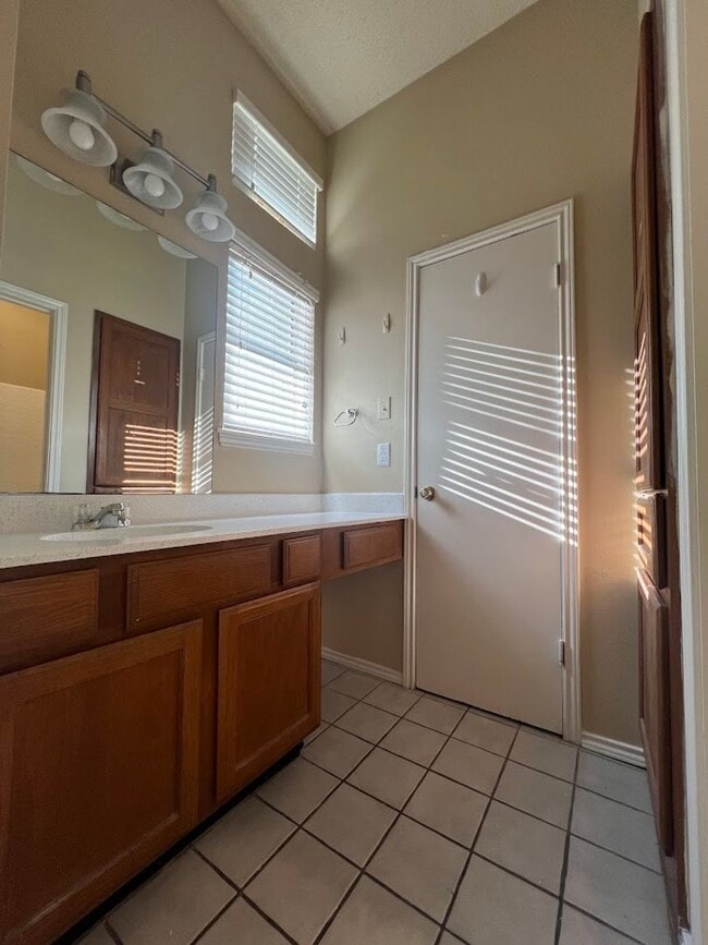 Building Photo - K624 - Wedgewood # 301