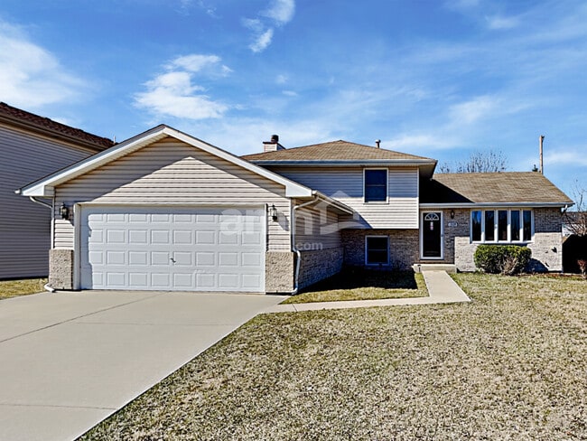 Primary Photo - 1509 Bassett Dr