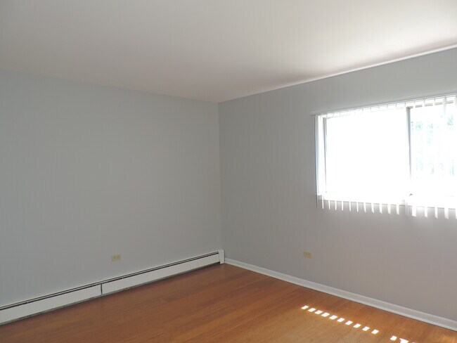 Building Photo - 7425 Brookdale Dr