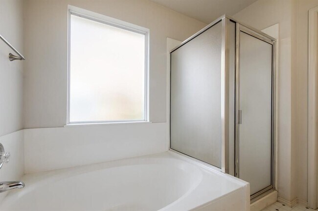 Building Photo - 1036 Doras Dr