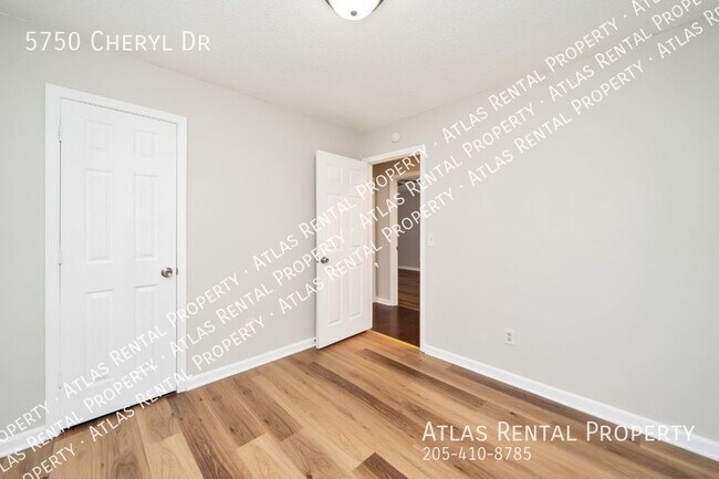 Building Photo - 5750 Cheryl Dr