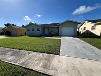 Building Photo - 9302 SW 1st Pl