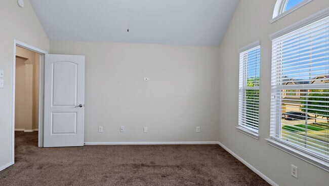 Building Photo - 8403 Columbia Forest Dr